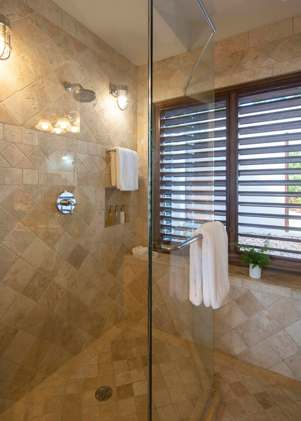 JBI - Room VLOB - Image 16