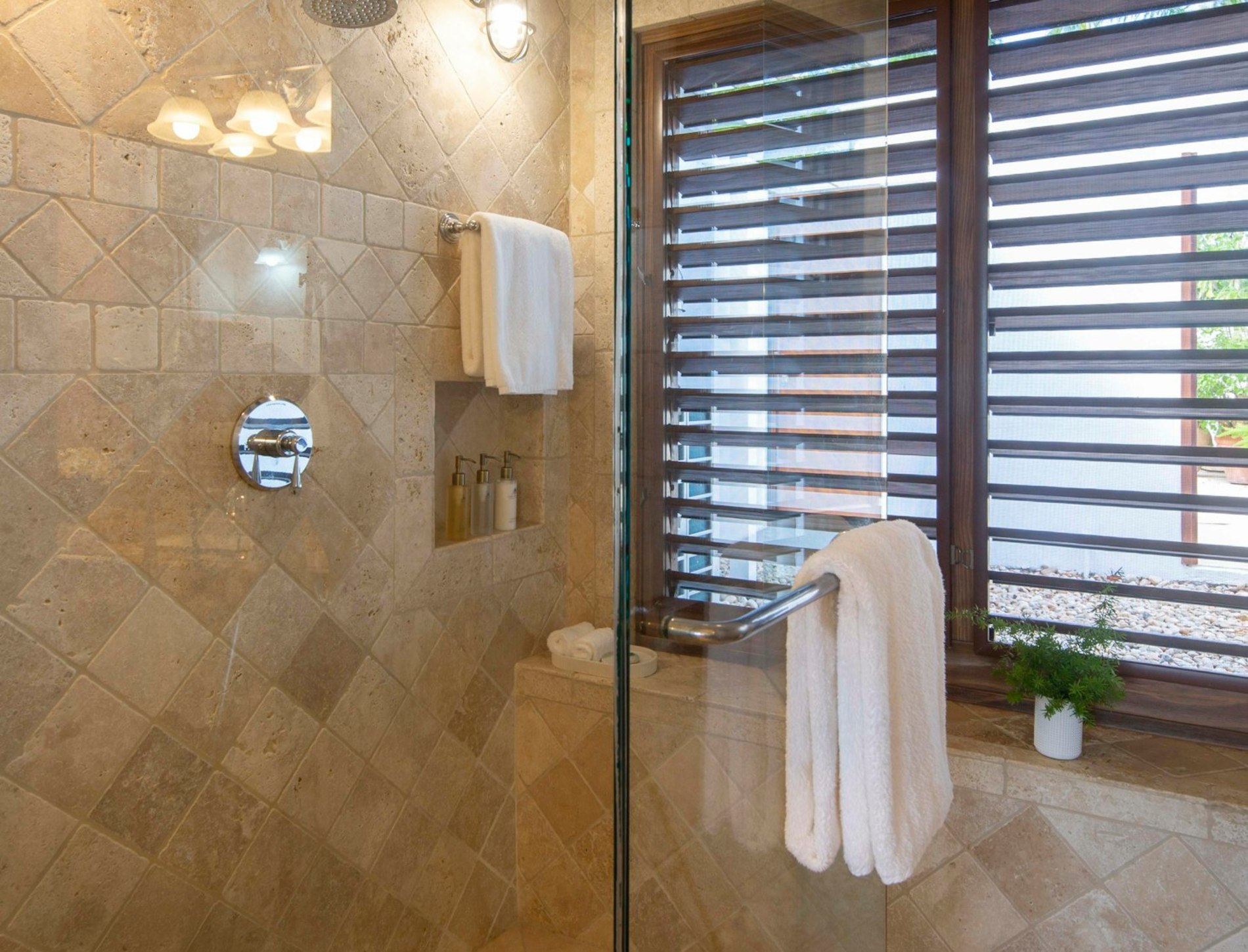 JBI - Room VLOB - Image 16