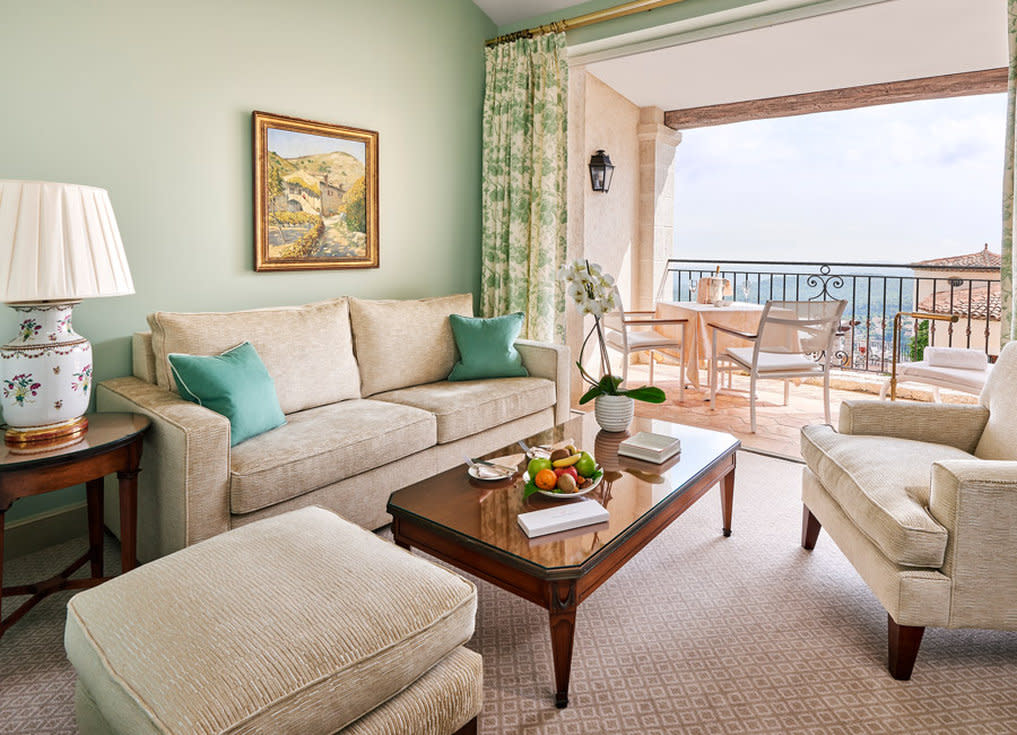 CSM - Deluxe Junior Suite Living-room