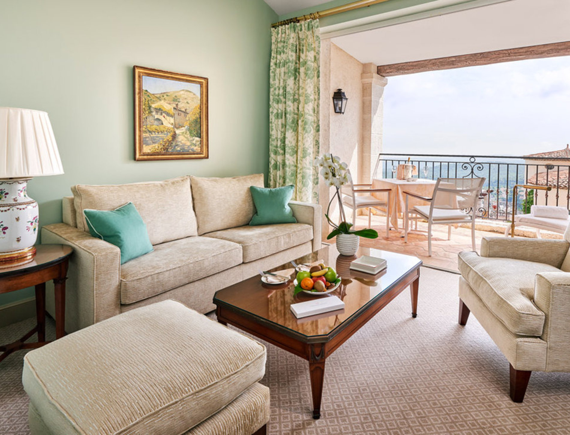 CSM - Deluxe Junior Suite Living-room