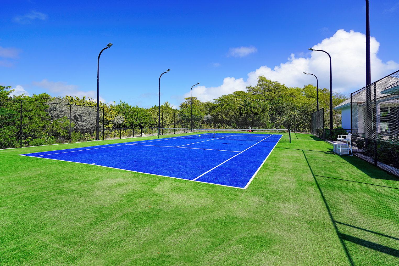 JBI-PrvRes TyCompton Tennis Court1-300dpi