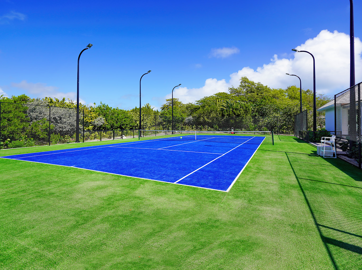 JBI-PrvRes TyCompton Tennis Court1-300dpi