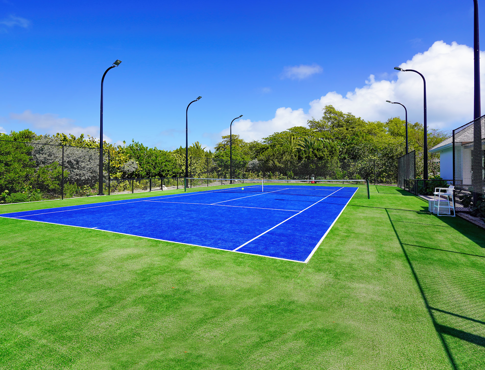 JBI-PrvRes TyCompton Tennis Court1-300dpi