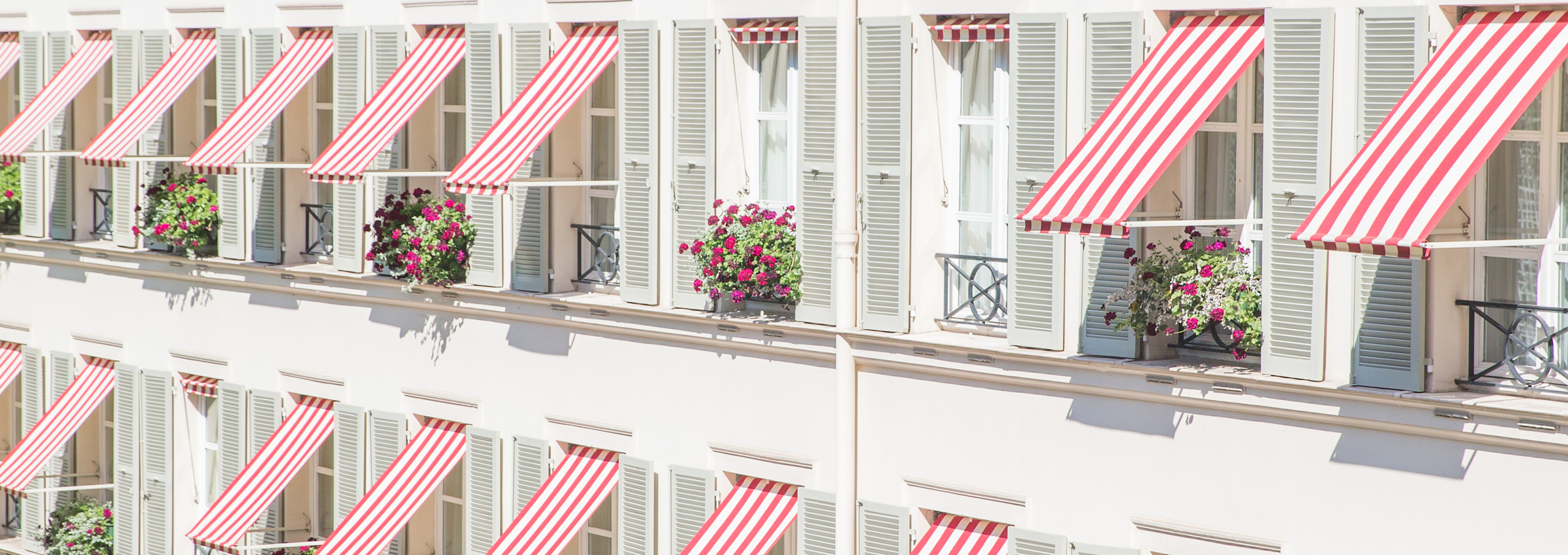 LBP - Façade coté jardin Français - Romain Réglade