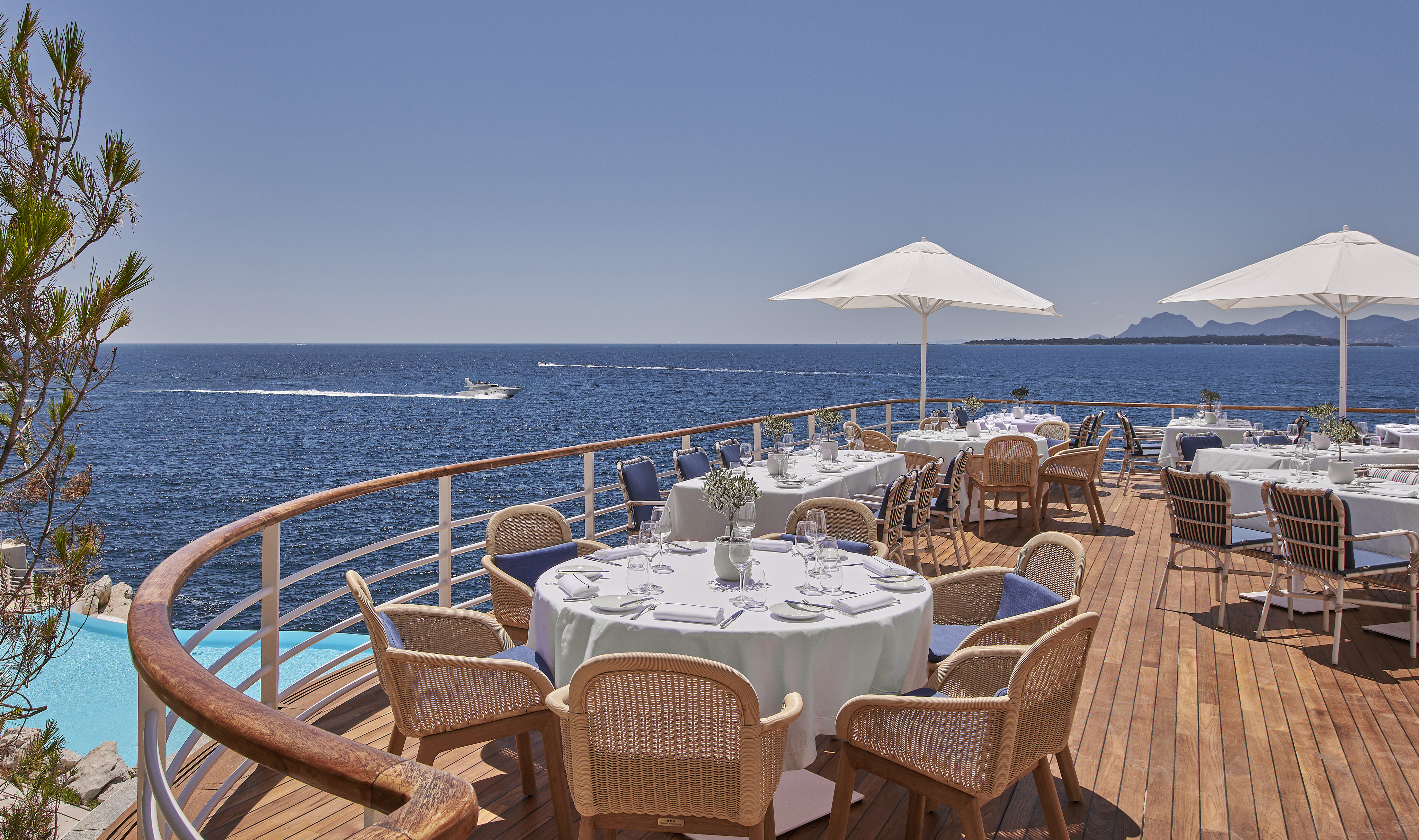 Eden-Roc Restaurant in Cote d'Azur | Hôtel du Cap-Eden-Roc