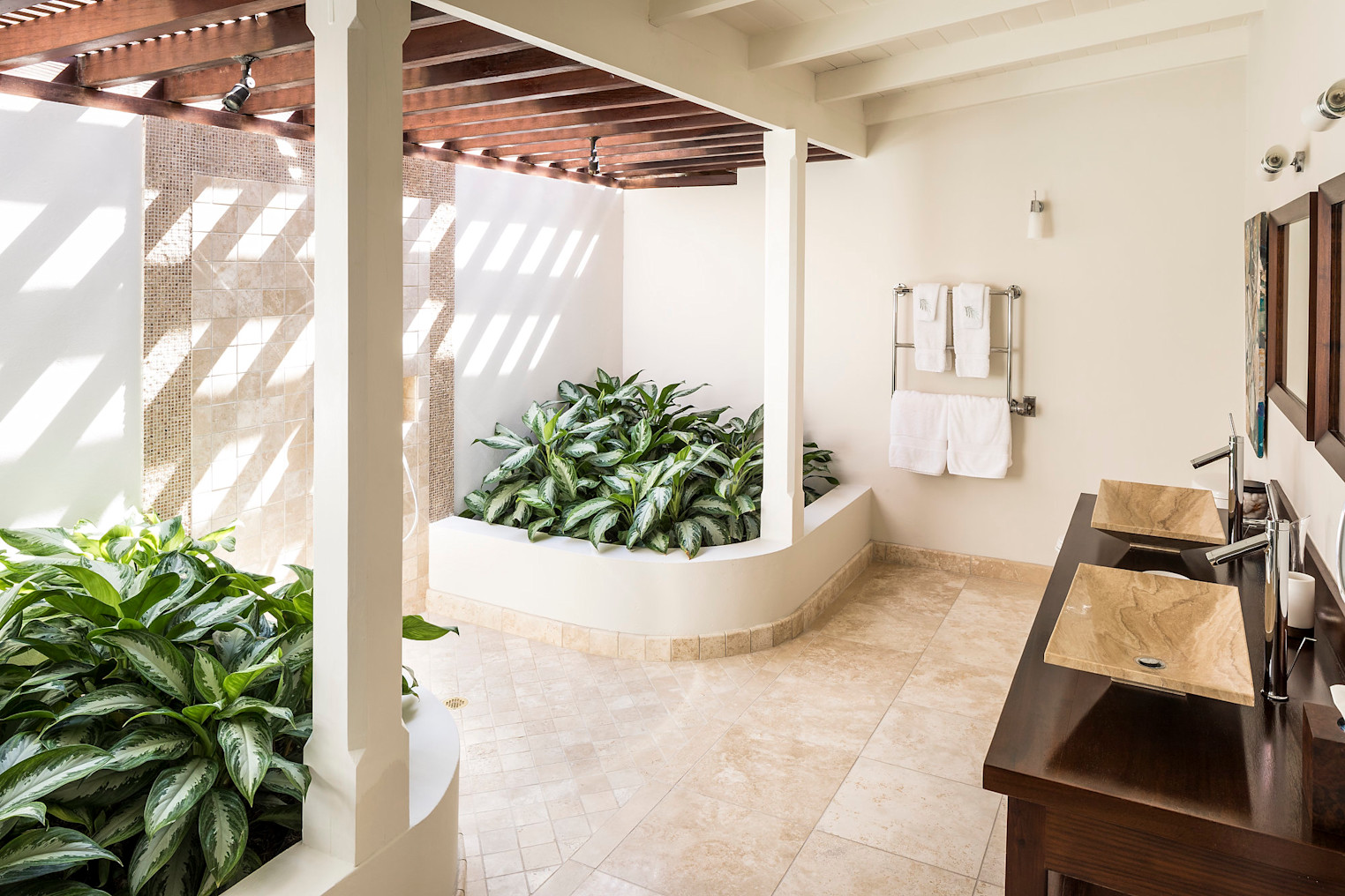 JBI-PrivateResidence-TurtleReef-Bathroom