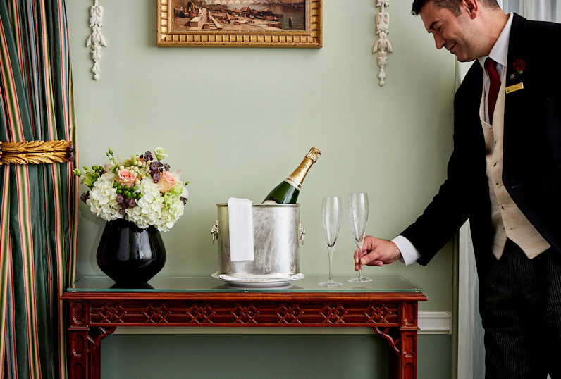 Butlers at The Lanesborough - Champagne