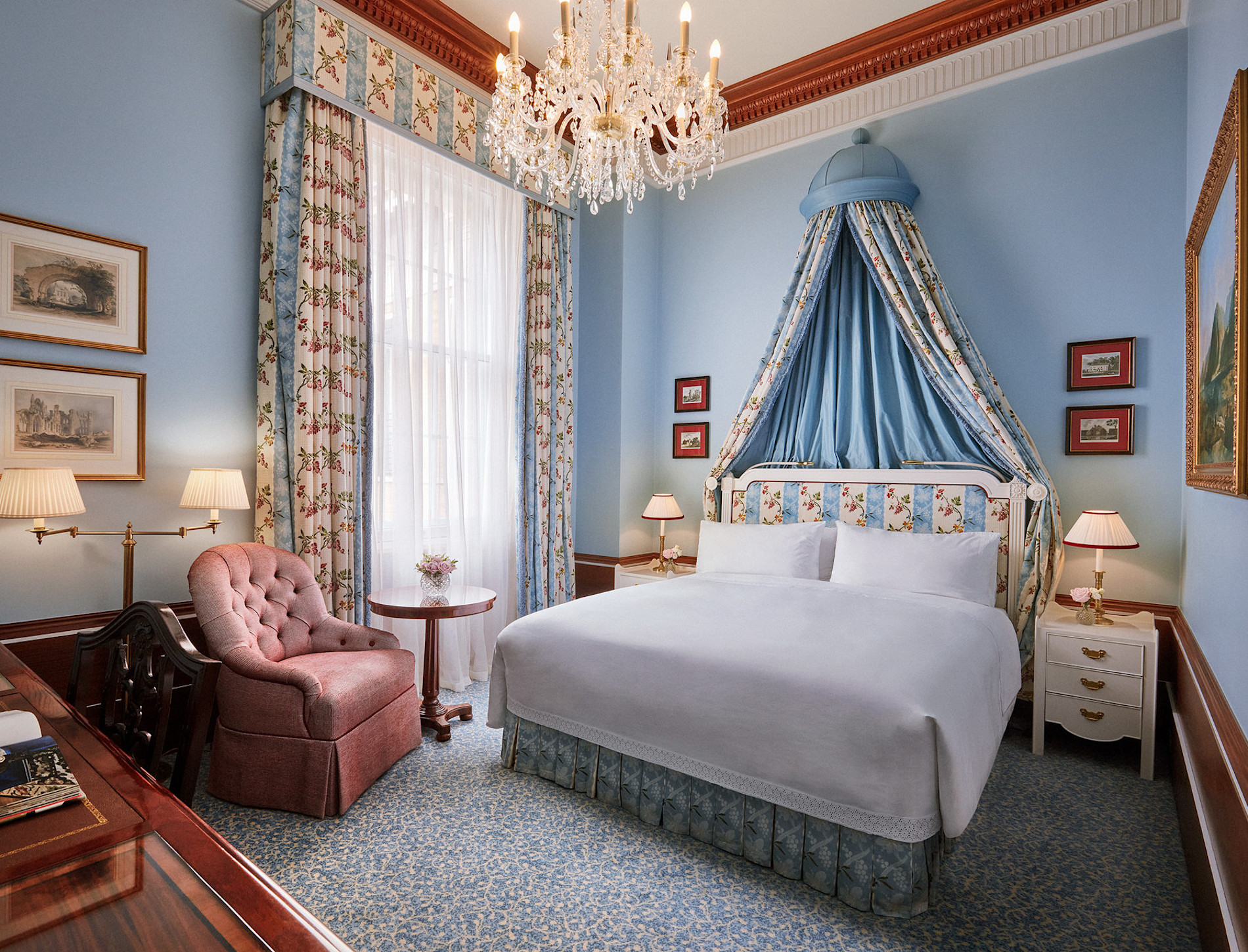 LAN - Room DLXR - Image 1