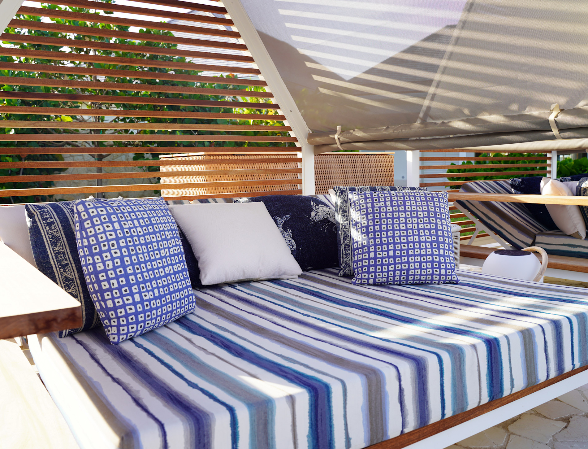 JBI-PrvRes TyCompton Pool Deck2-300dpi