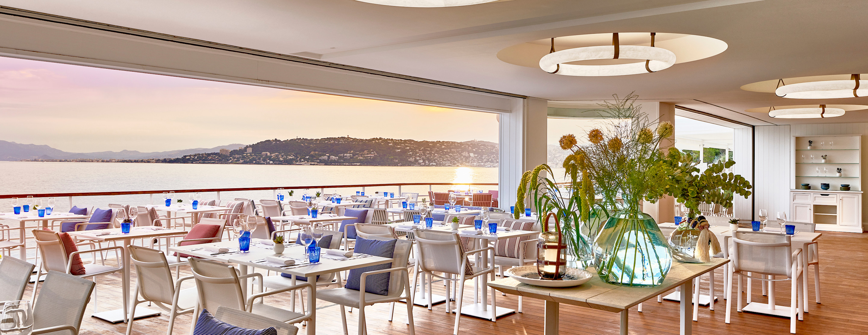 HDC - Eden-Roc Grill at sunset