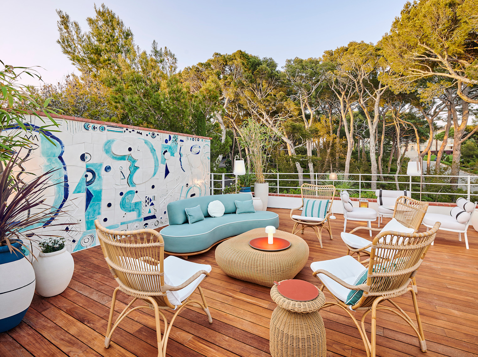 HDC - Eden-Roc Lounge 4