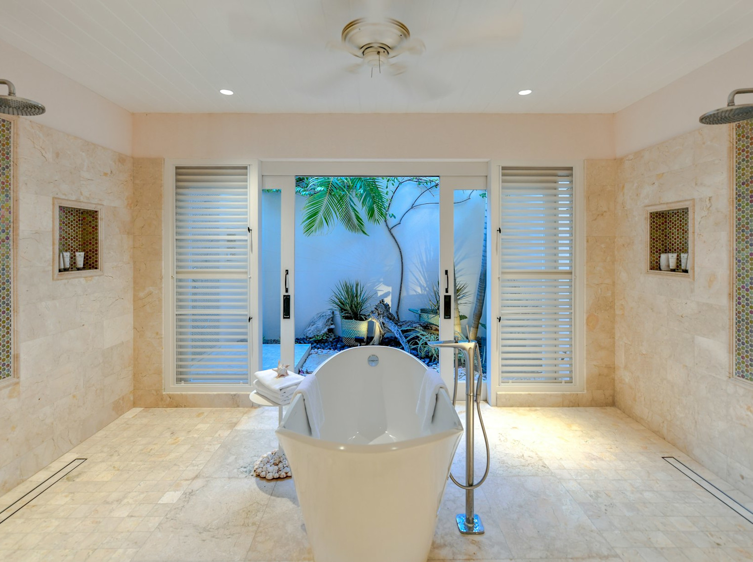 JBI - Room VCAR - Image 12