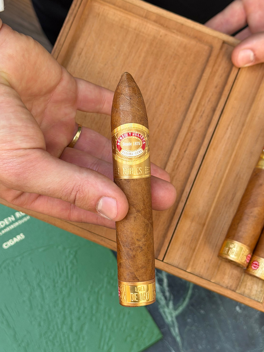 Cigar Masterclass Romeo y Julieta - The Garden Room at The Lanesborough