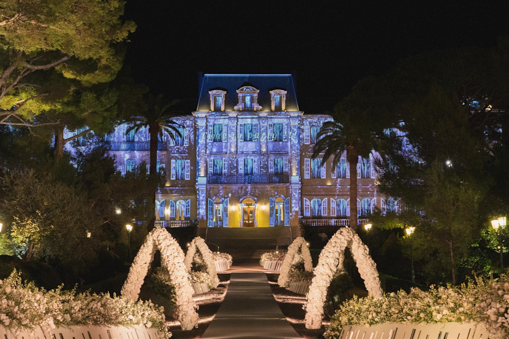 HDC - Wedding set up at night Grande Allée