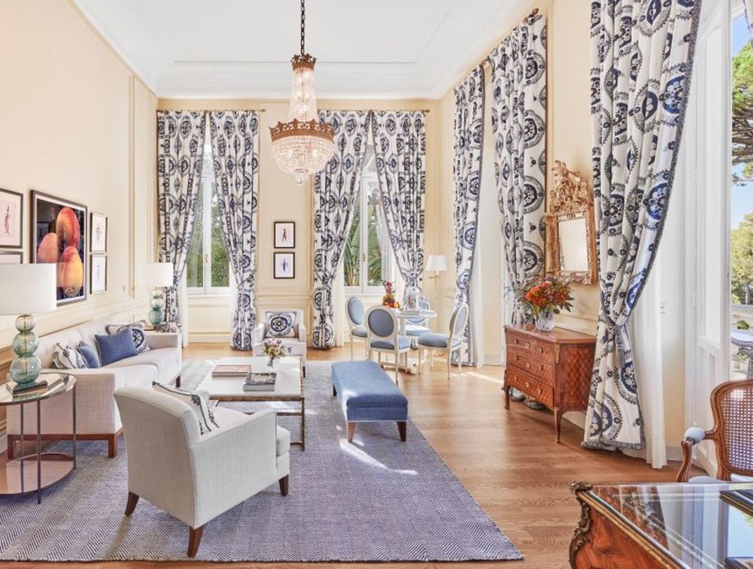 HDC - Eden-Roc Suite Living-room