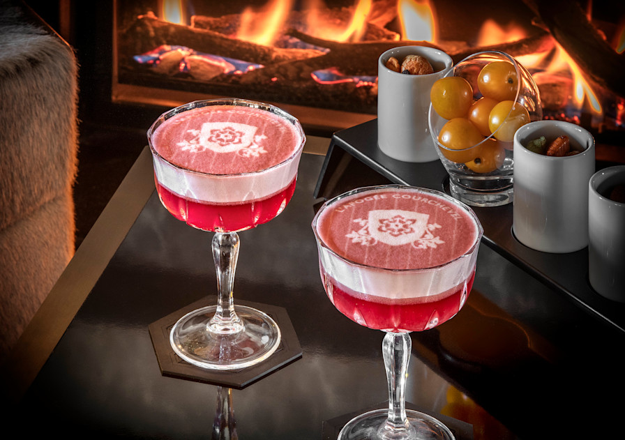 APG - Cocktails by the fire place