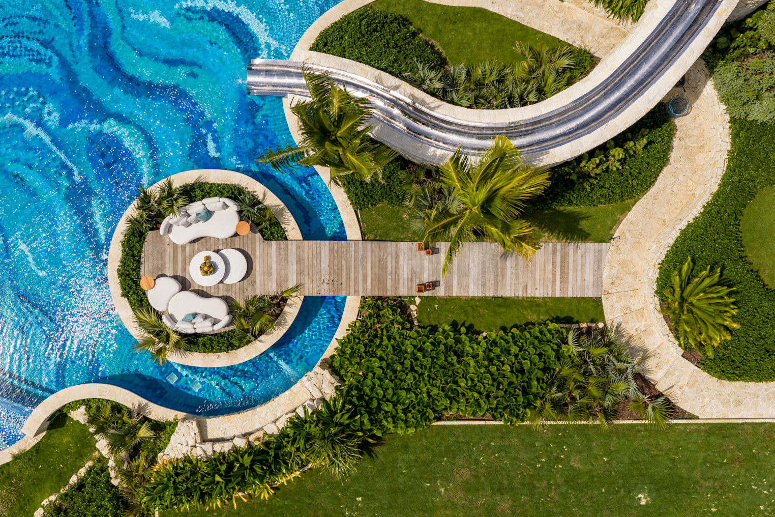 StudioIDC EvangelineDrone-83