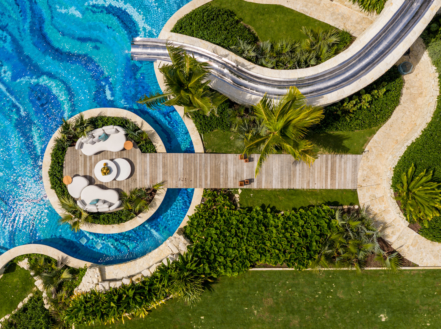 StudioIDC EvangelineDrone-83