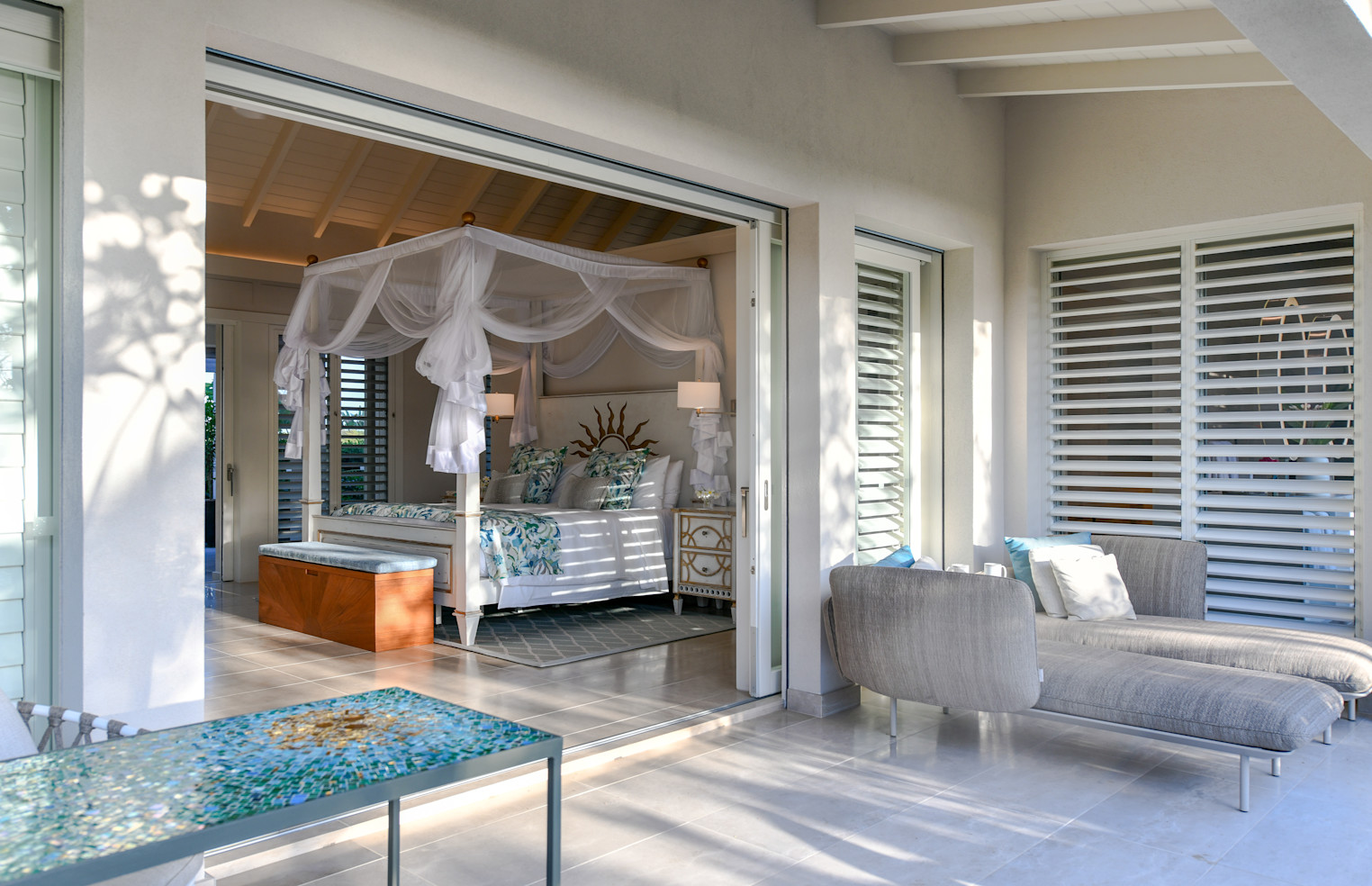 Int046-DEL-Delphis-BedMasterVeran-2105JMR23026