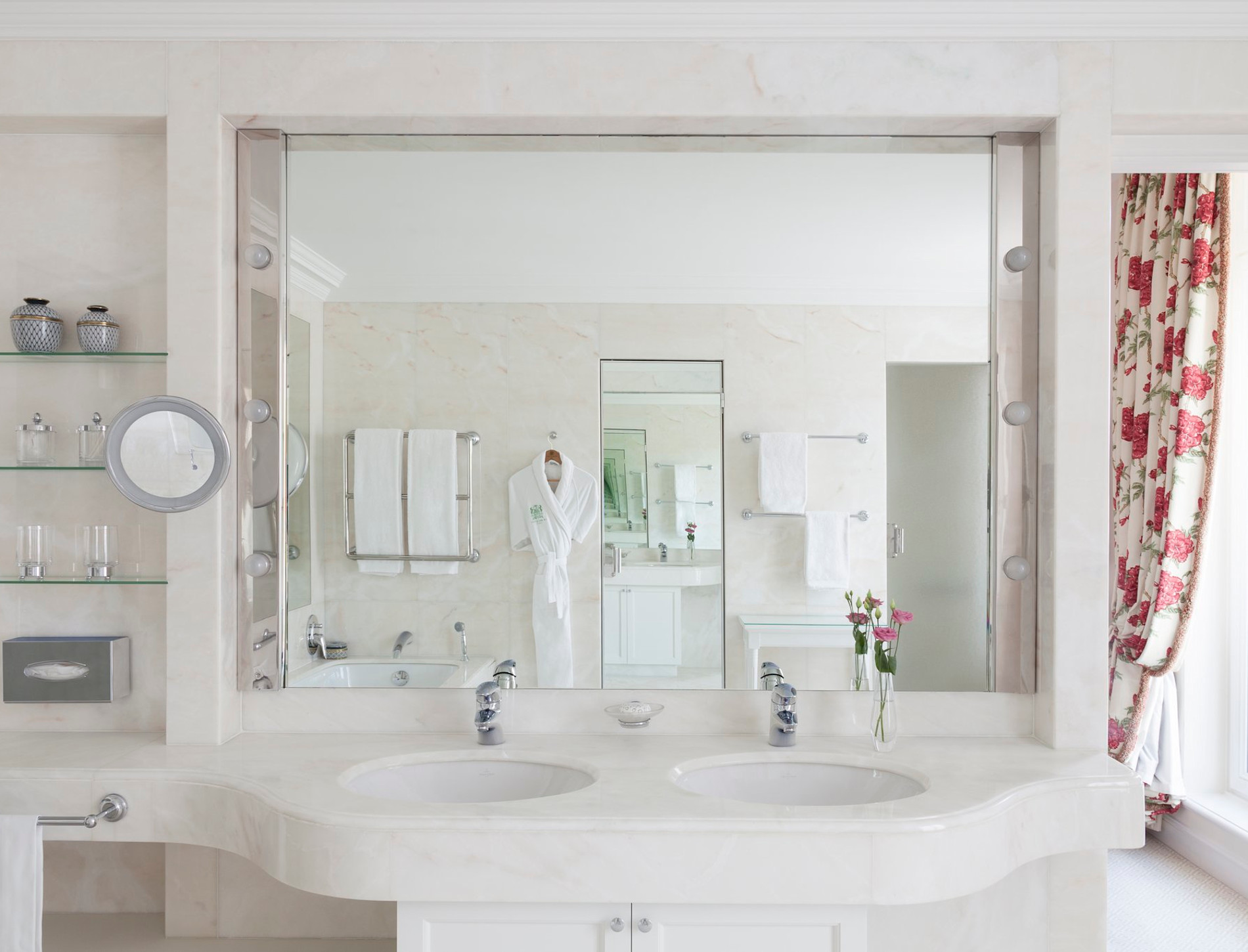 Room 14PARI - Image 6