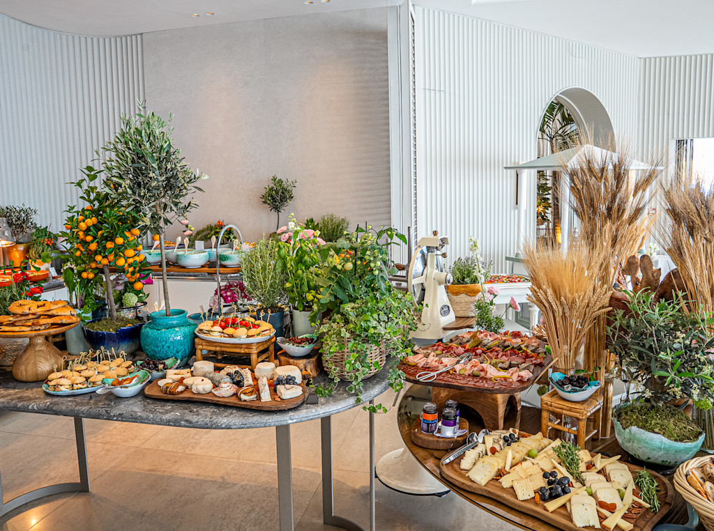 HDC - Eden-Roc Brunch Buffet 3