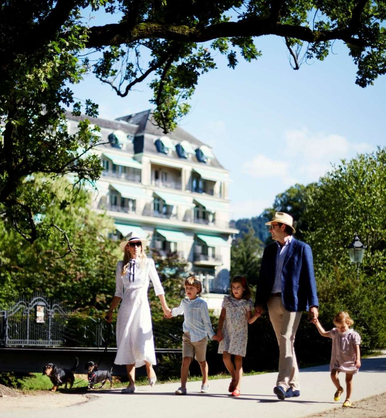 Brenners-Park-Hotel-Spa-Lifestyle-Family-Allee