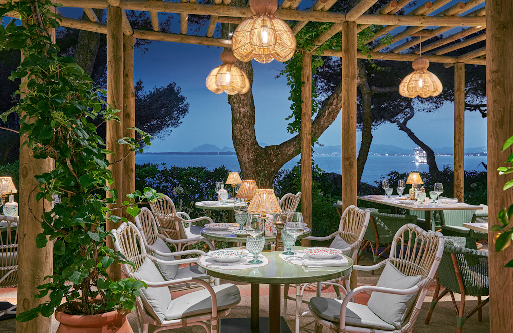 HDC - Giovanni's by night