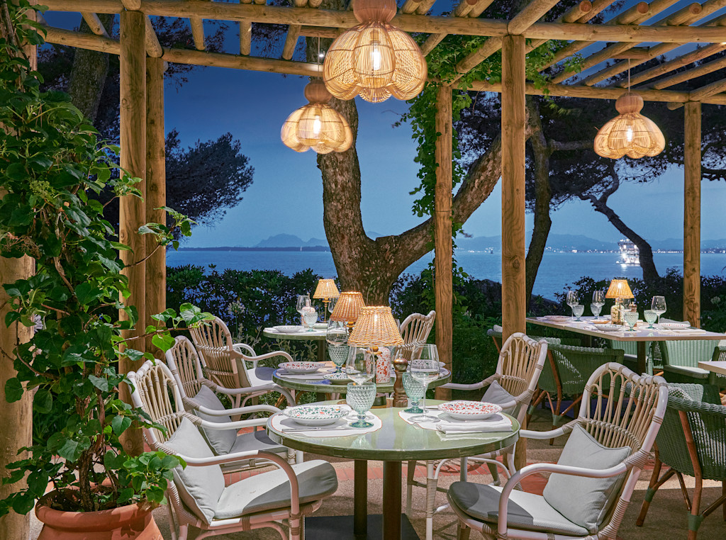 HDC - Giovanni's by night