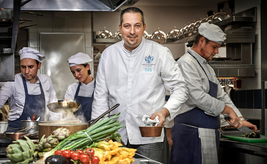 HDC - Chef in the kitchen