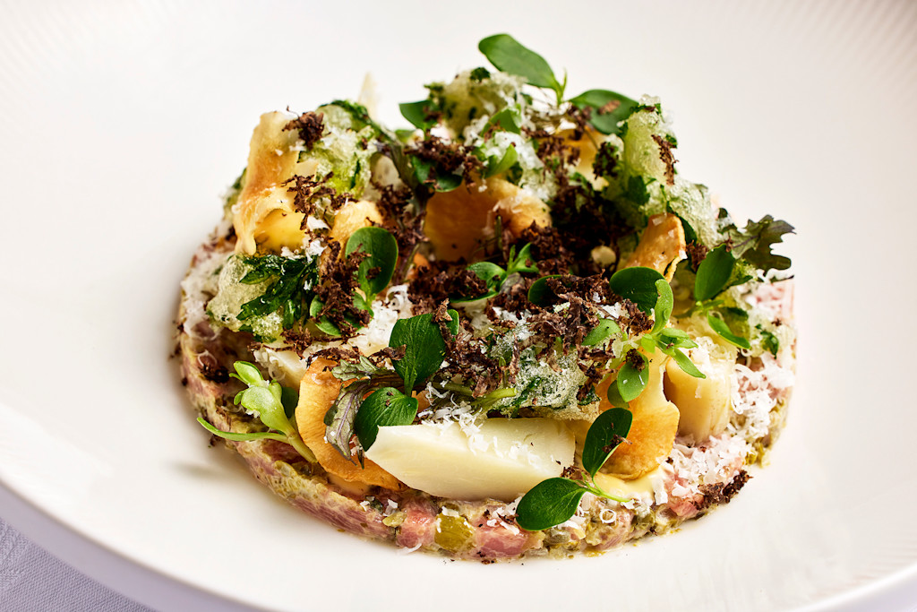 LAN - Hand-cut veal tartare - A la Carte