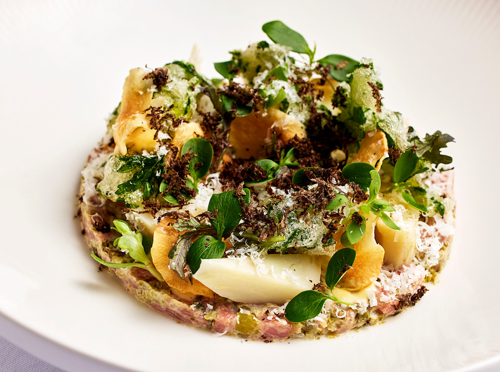 LAN - Hand-cut veal tartare - A la Carte