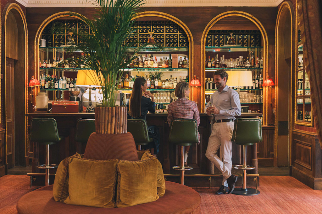 Brenners-Park-Hotel-Spa-Oleander-Bar-Lifestyle©Romain-Reglade