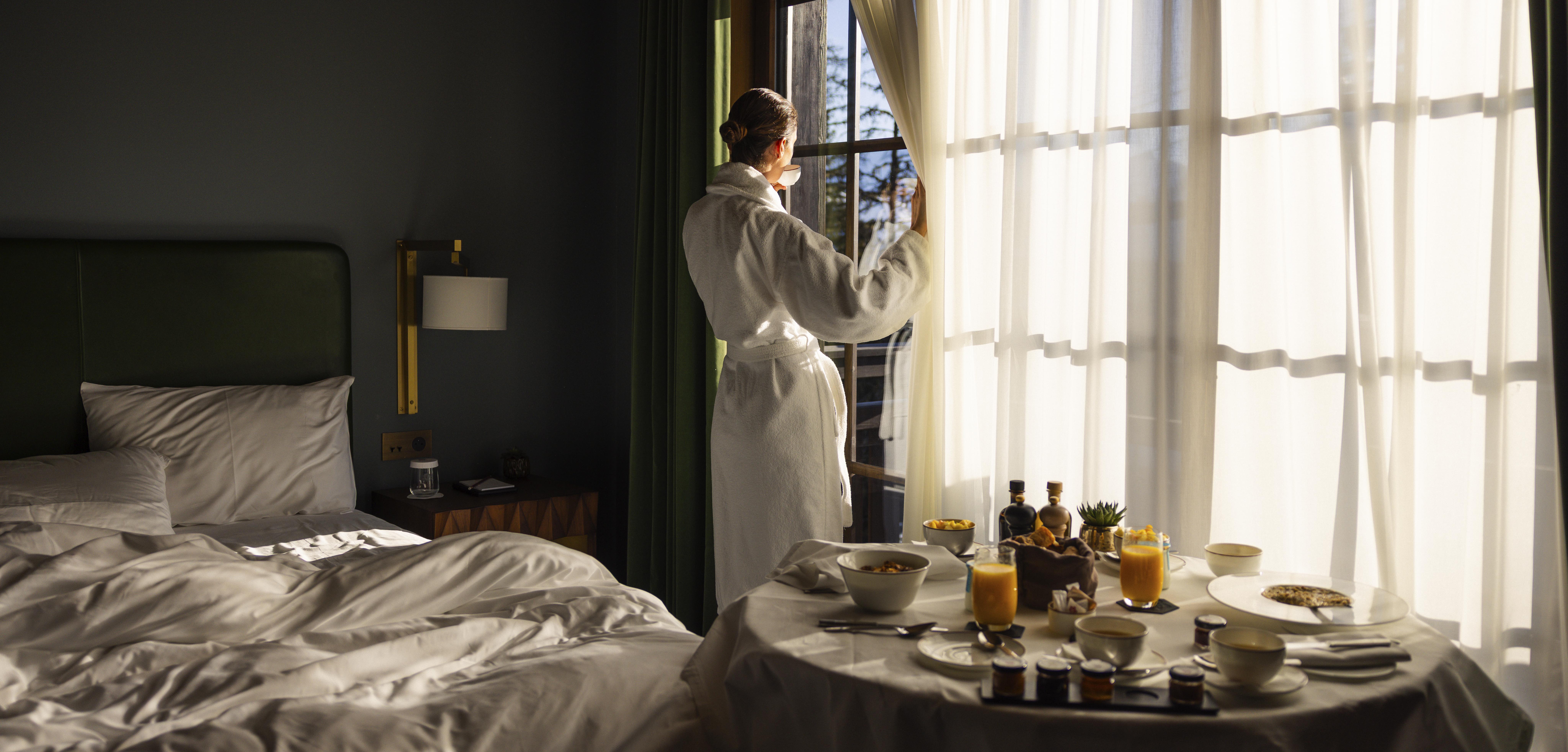 APG - Breakfast Room Service