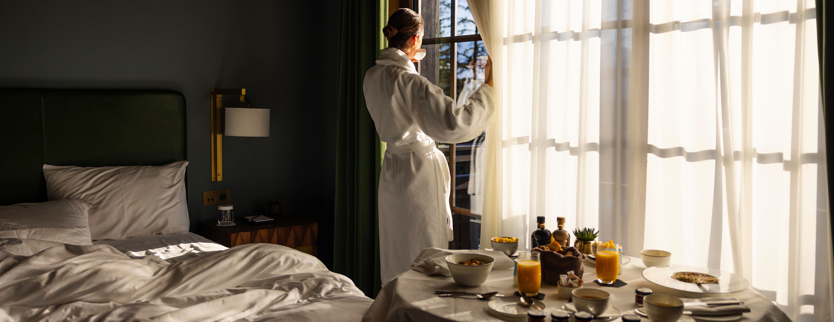 APG - Breakfast Room Service