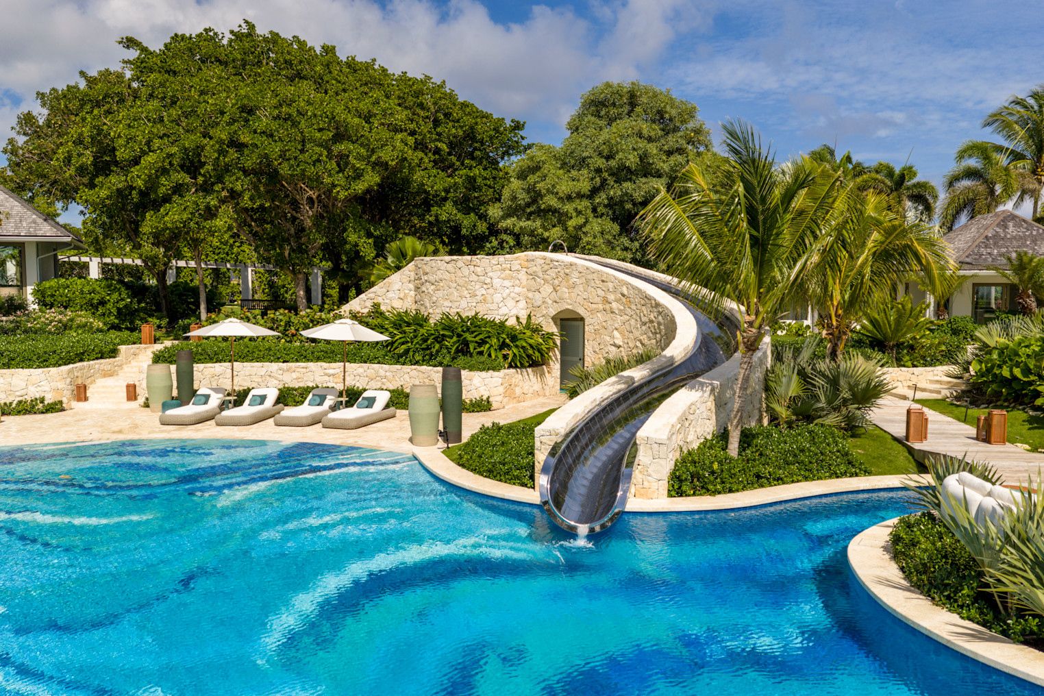 StudioIDC EvangelineDrone-33