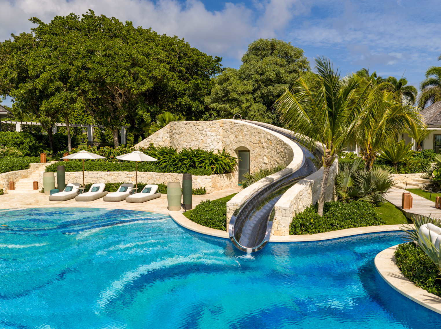 StudioIDC EvangelineDrone-33