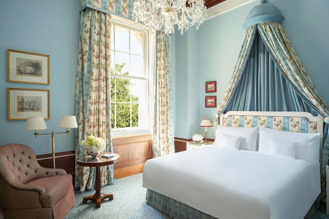 LAN - Room DLXR - Image 1