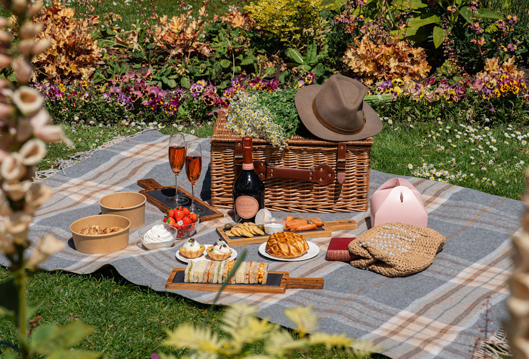The Lanesborough Summer Picnic with Laurent-Perrier
