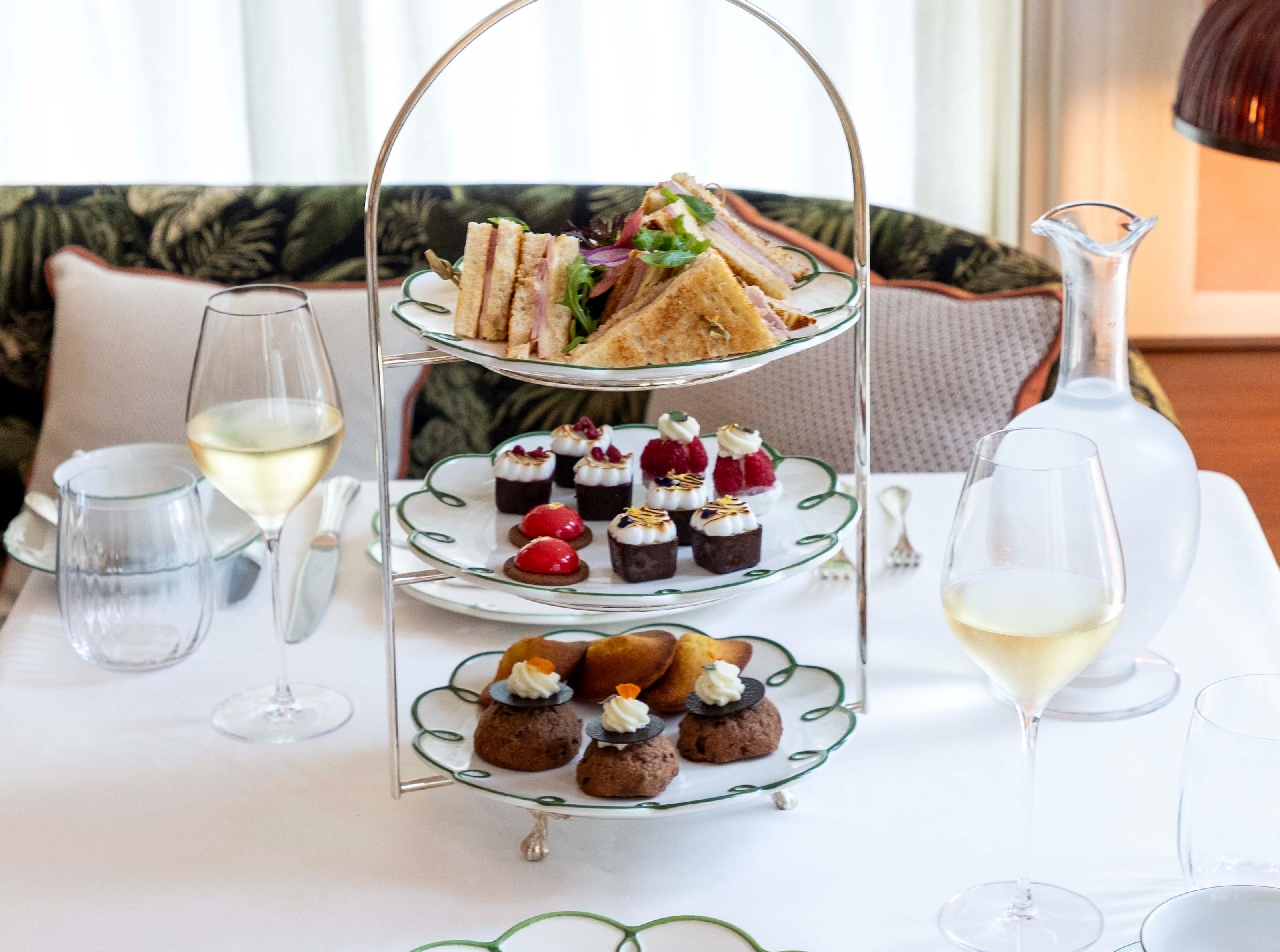 VIN - Afternoon tea