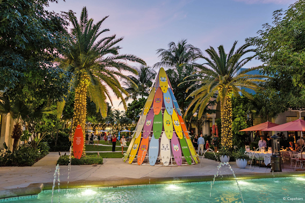 VIN - festive page - florida by night free stock