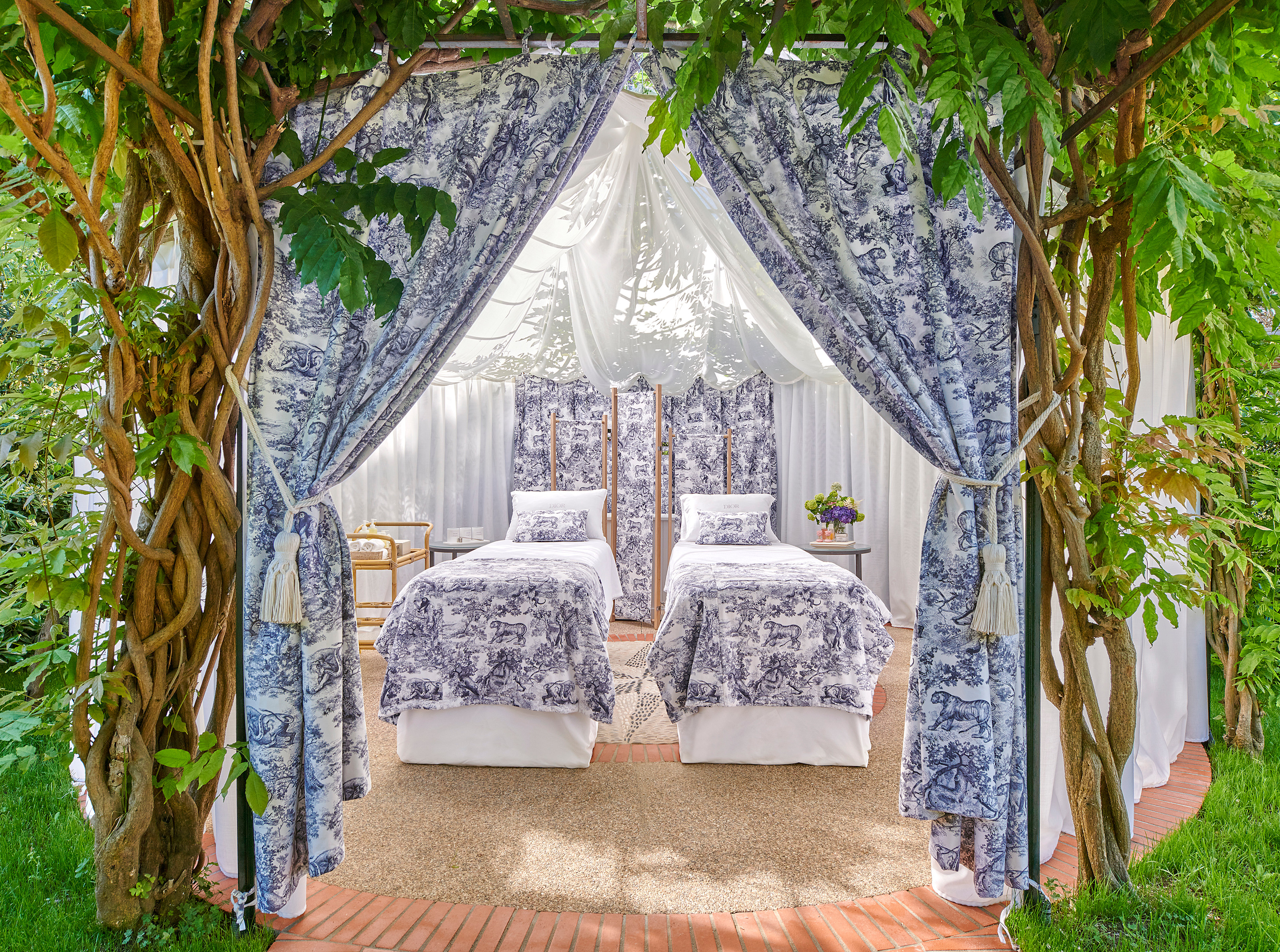 HDC- Dior Spa Eden-Roc Gazebo 2