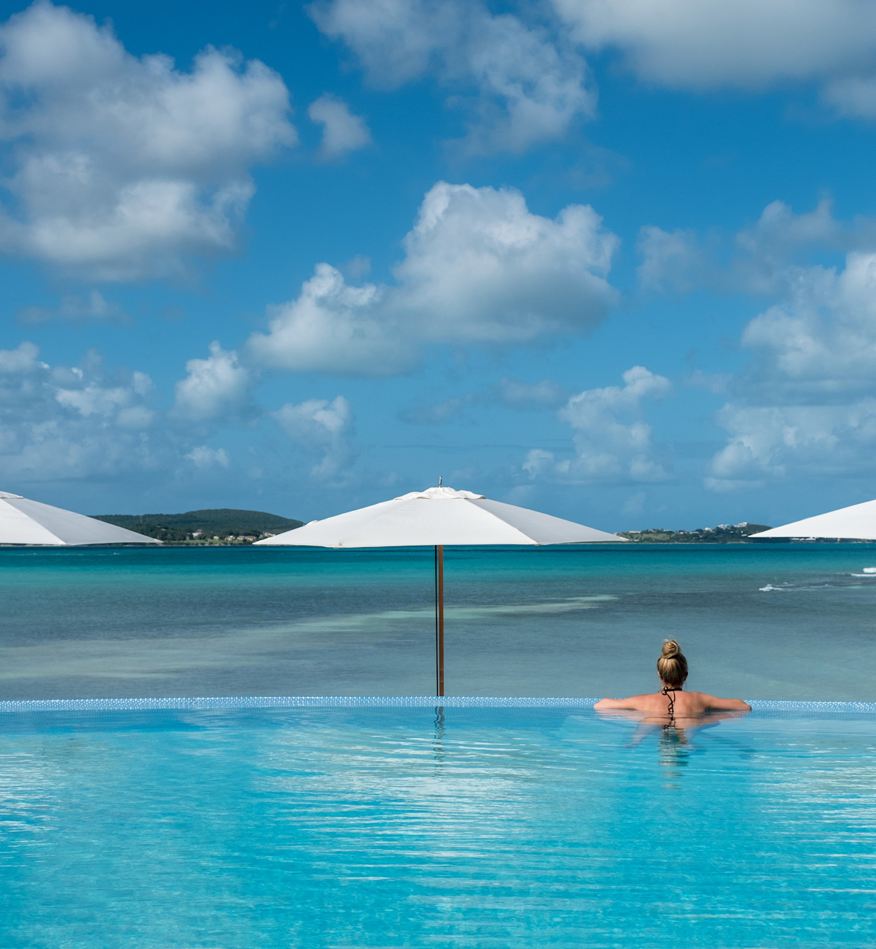 JBI - Infinity pool - lifestyle