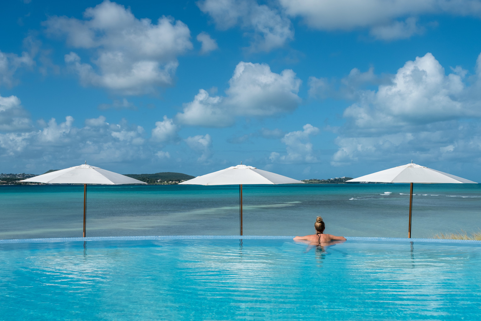 JBI - Infinity pool - lifestyle