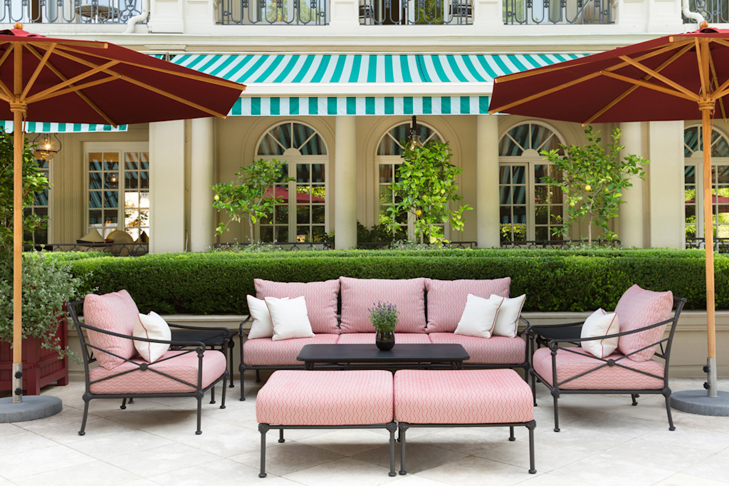 Brenners-Park-Hotel-Spa-Minerva-terrace-lounge