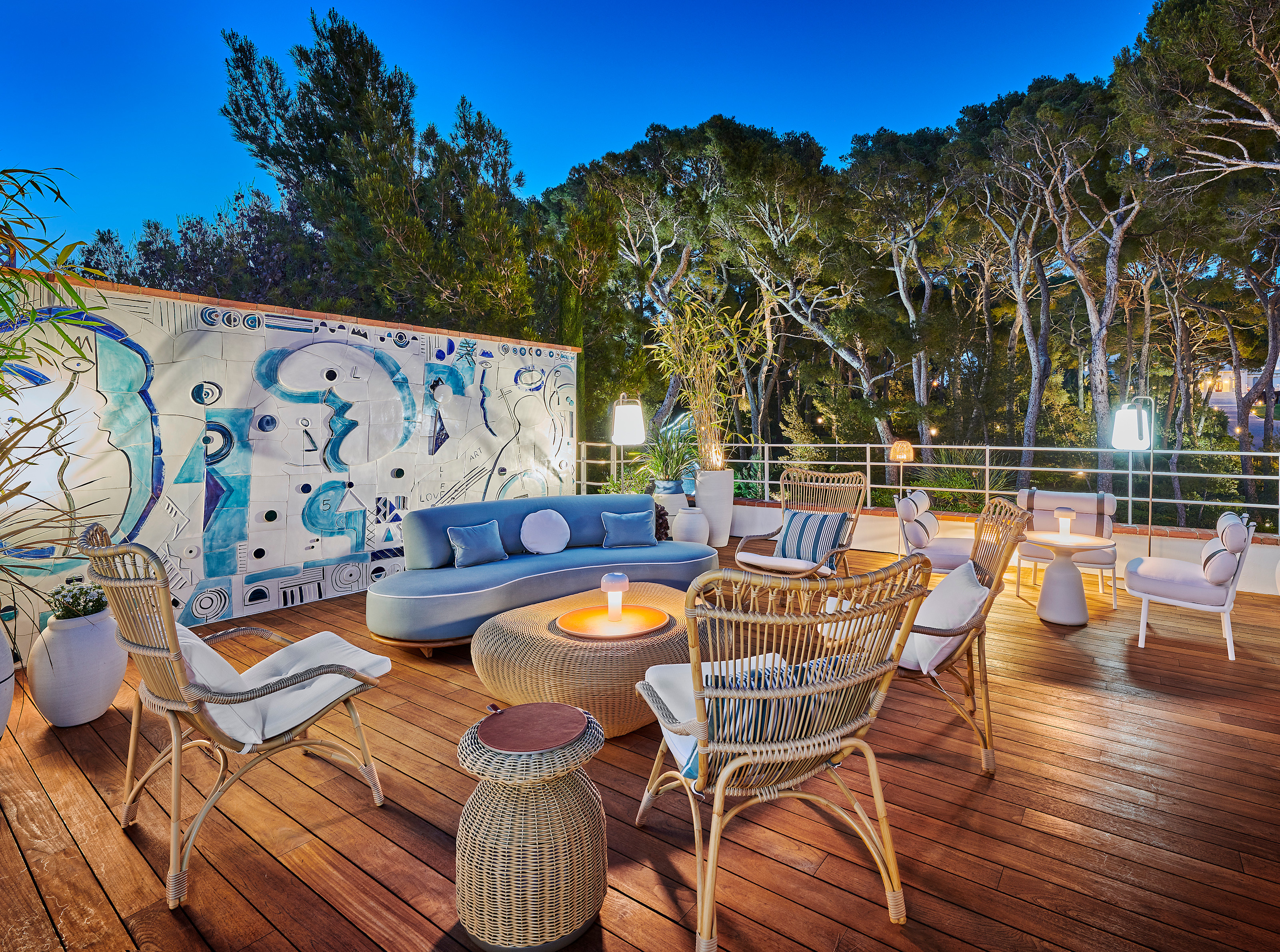 HDC - Eden-Roc Lounge 2nd floor