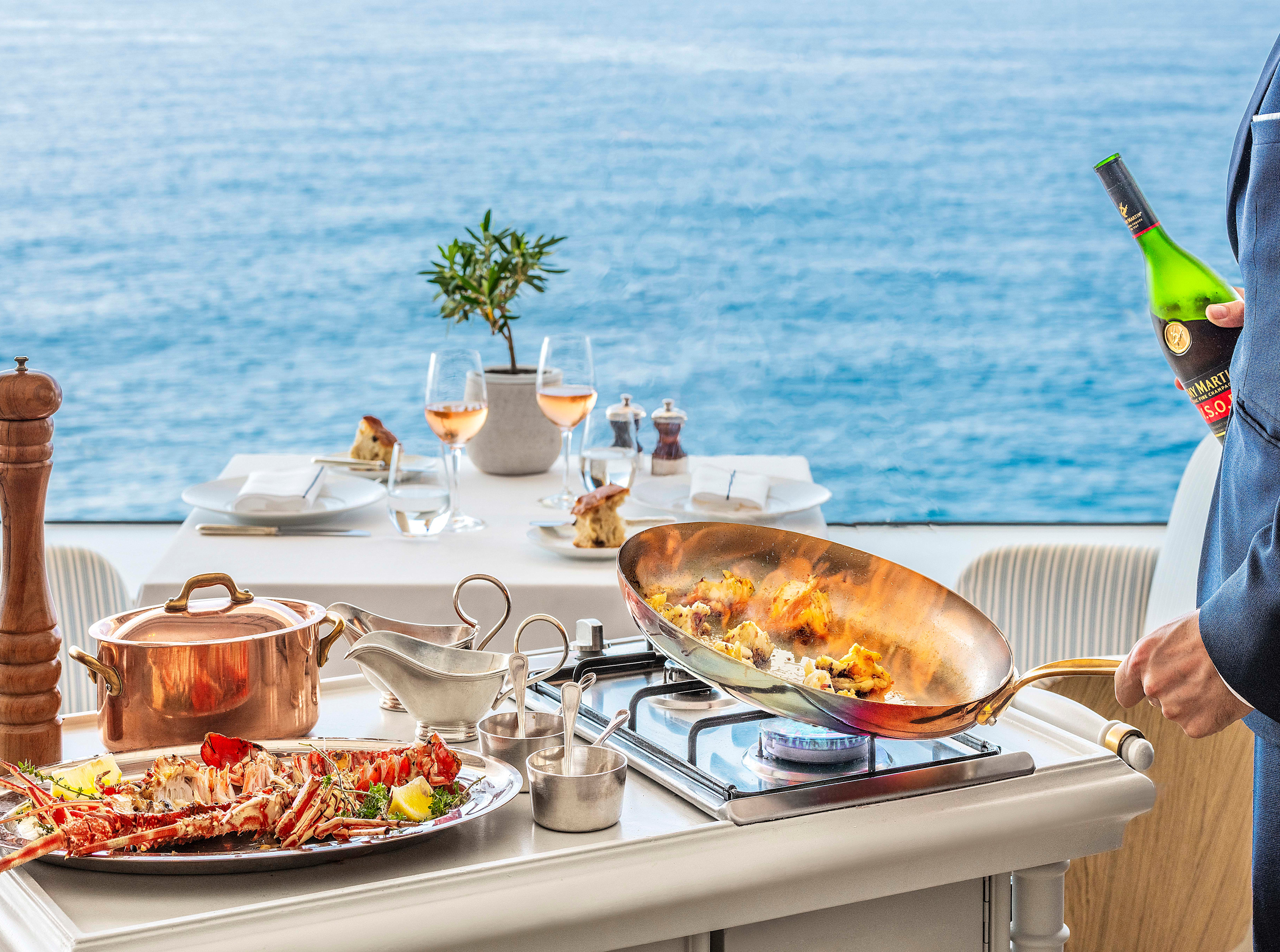 HDC - Eden-Roc Restaurant flambé cooking