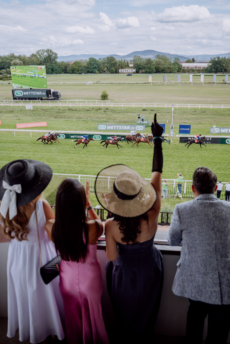 BPH - Brenners Lounge - Finish line
