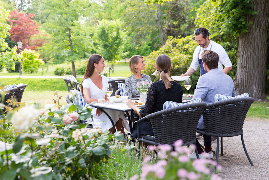Brenners-Park-Hotel-Spa-Restaurant-Fritz-Felix-terrace©Romain-Reglade