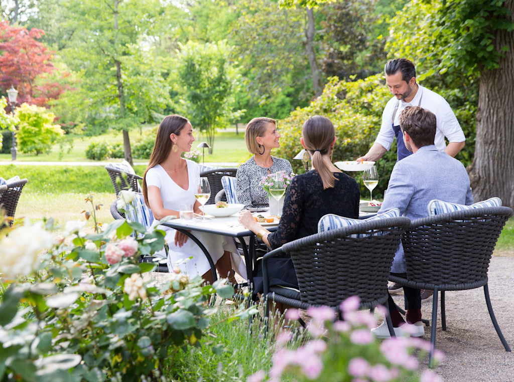 Brenners-Park-Hotel-Spa-Restaurant-Fritz-Felix-terrace©Romain-Reglade