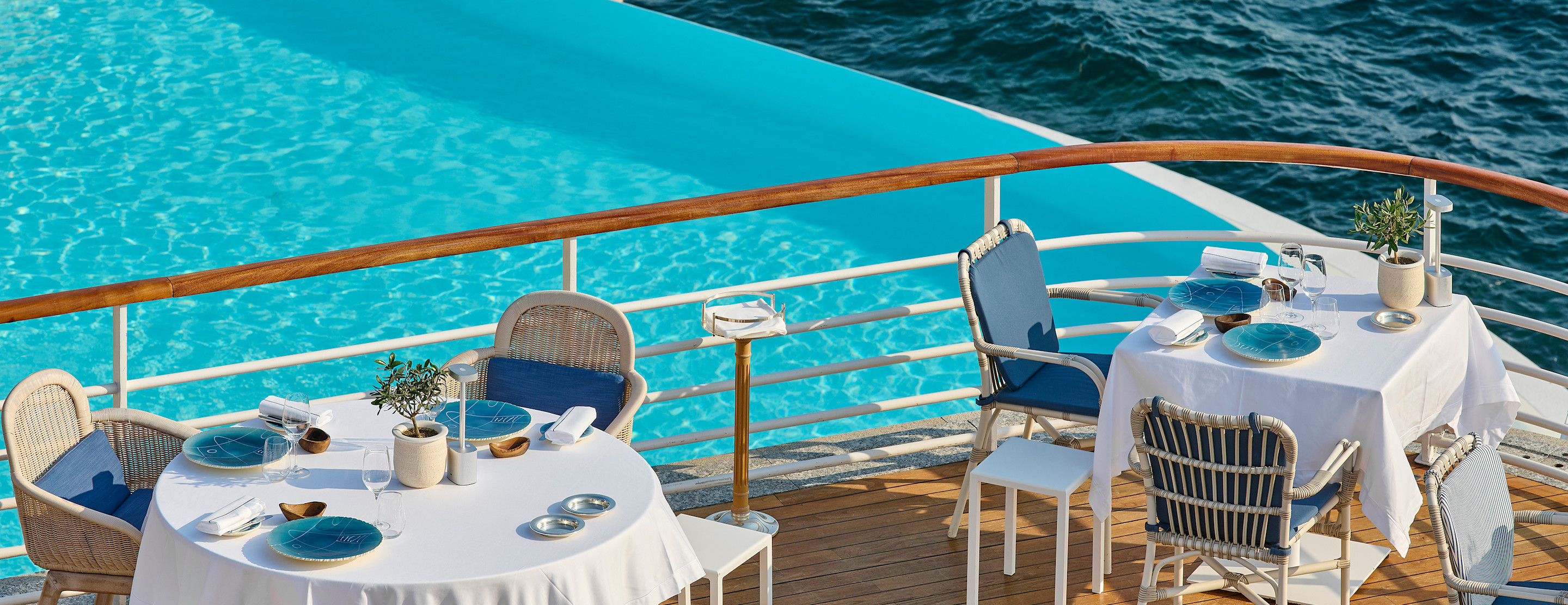 HDC - Louroc focus table terrace